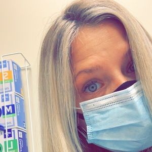 Meet your Posher, Nikole